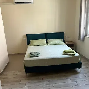 Le Di Azzano Vicino All'aeroporto Di Alice E Giorgia Apartament